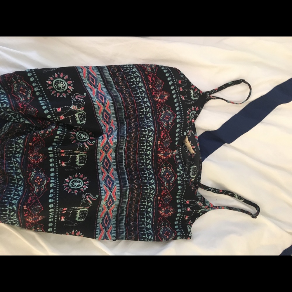 Patterned tank